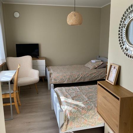 Ohtu Poik 4 City Center Apartment Pärnu Exterior foto